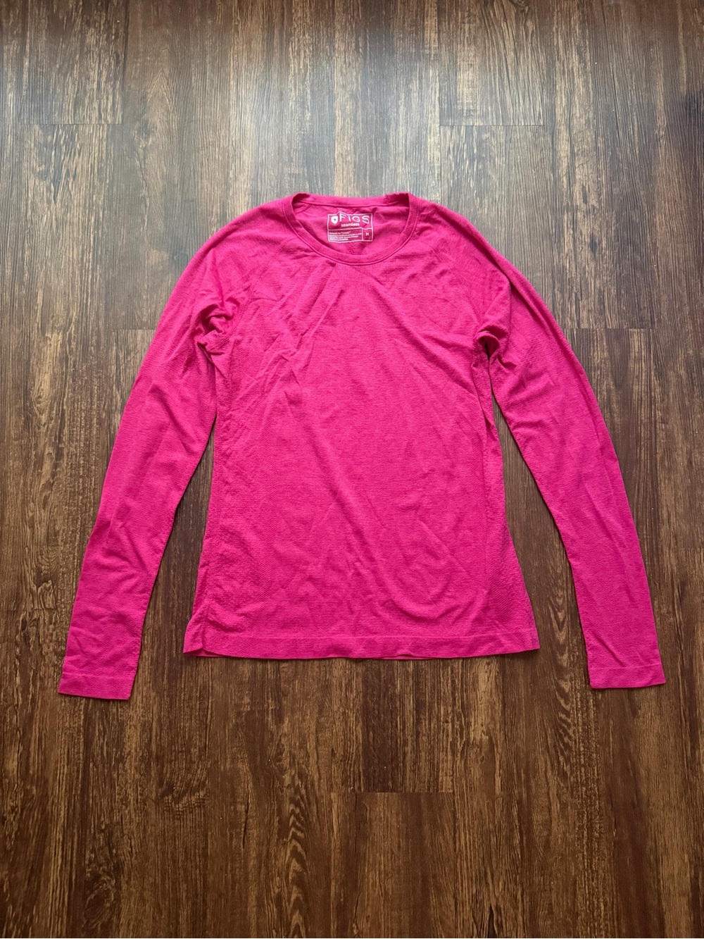 FIGS Women’s Shocking Pink Salta Seamless Long Sleeve Underscrub Top - Size M